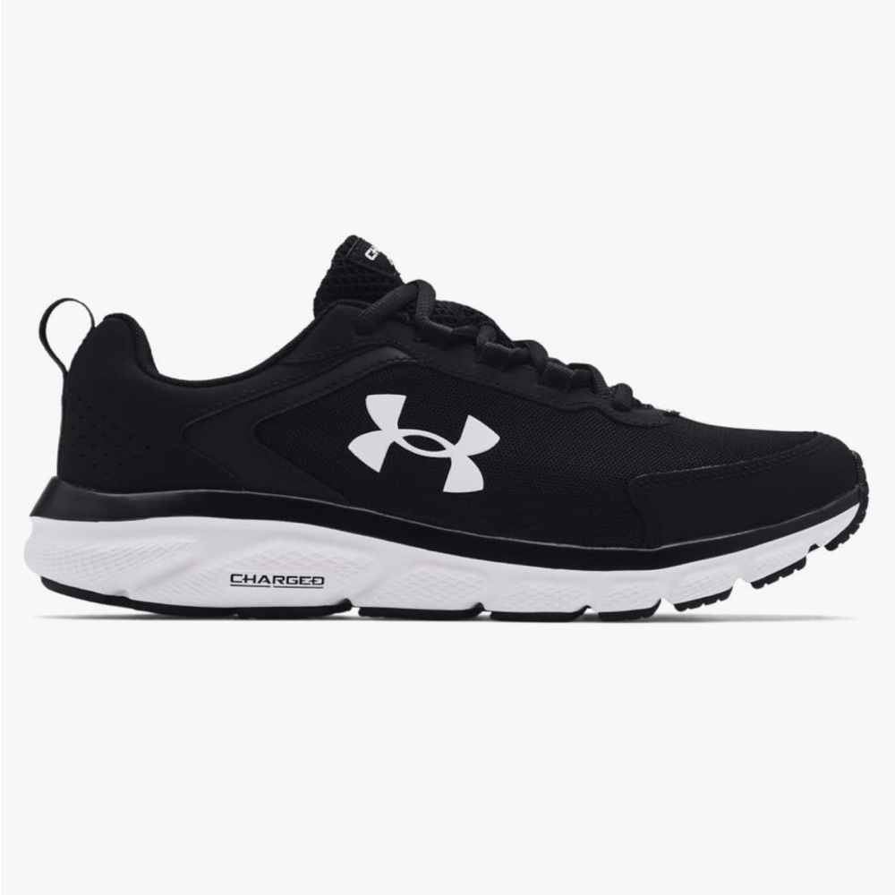 Size 7 in wonmans black n white brand new I got the wrong size for Xmas